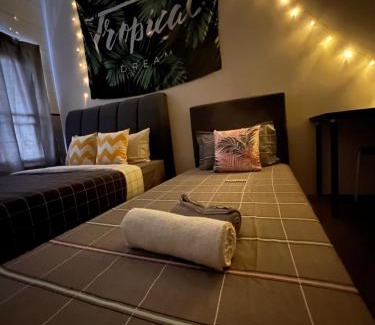 Kampung Rambutan Hostel | Room1#IG theme Bargainous#Shared Bathroom#3pax#2min Kek Lok Si