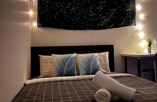 Kampung Rambutan Hostel | Room3#IG theme Bargainous#Shared Bathroom#2pax#2min Kek Lok Si
