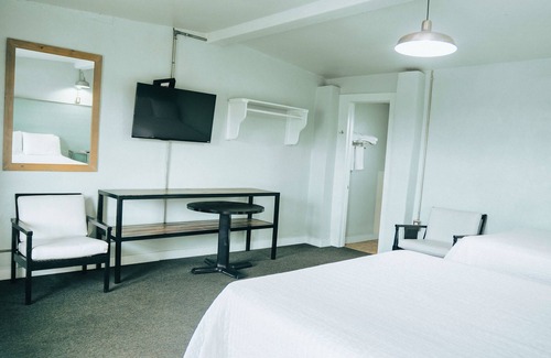 Brownsville Hotel | Rooms at The Pecan