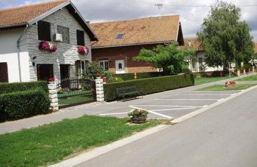 Knezevi Vinogradi House | Rooms with a parking space Knezevi Vinogradi, Baranja - 15024