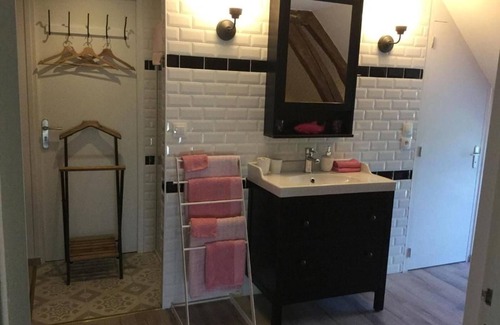 Fontguenand Bed & Breakfast | Rooms with guest table in Berry, near Beauval Zoo, parking