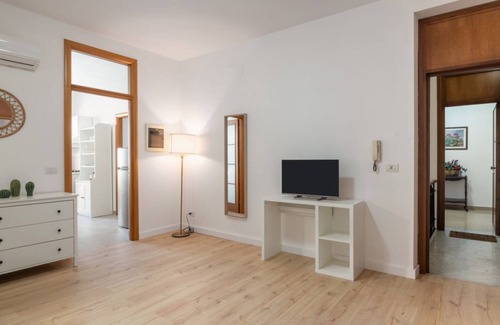 Borgo Vecchio Apartment | Roomy Apartment between the Port and Politeama