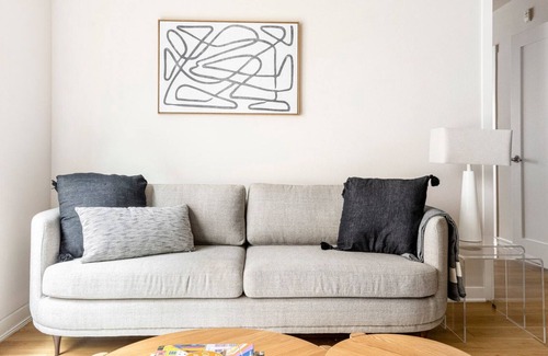 City West Apartment | Roomy Downtown 2BR w/ Pool, W/D & Gym, near 7th St Metro, by Blueground