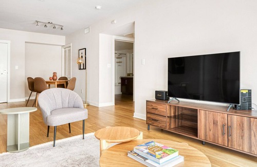 City West Apartment | Roomy Downtown 2BR w/ Pool, W/D & Gym, near 7th St Metro, by Blueground