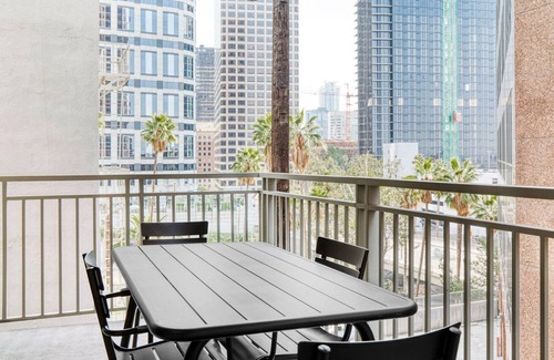 City West Apartment | Roomy Downtown 2BR w/ Pool, W/D & Gym, near 7th St Metro, by Blueground