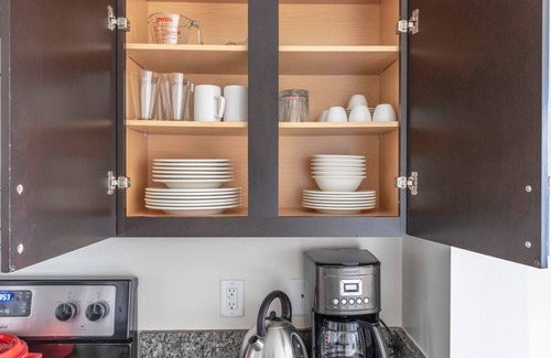 Near Northeast Apartment | Roomy NoMa 1BR w/Gym, Doorman, Garden, nr. Union Station, by Blueground