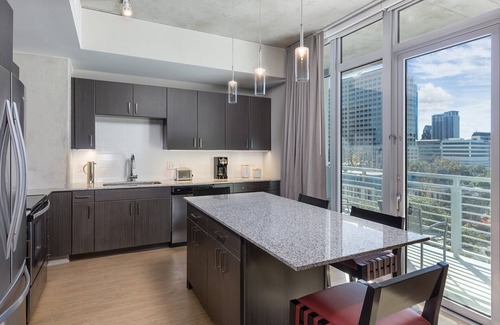 Civic District Resort | Roomy Studio at Austin Resort! Complete with Rooftop Pool, Fire Pit, and More!