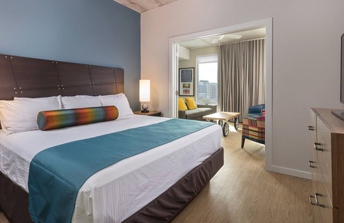 Civic District Resort | Roomy Studio at Austin Resort! Complete with Rooftop Pool, Fire Pit, and More!
