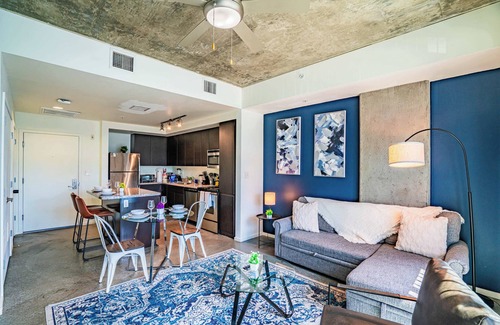 Evans Churchill Apartment | Roosevelt Row APT in CDT with Gym+Pool+Parking+W/D