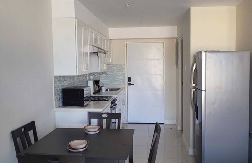 Portmore Apartment | ROPER'S PLACE.Bayfront apartment/Balcony view Close to Kingston/Airportn
