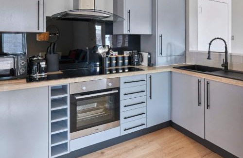 Liverpool City Centre Apartment | Ropewalks Retreat III - Sleeping 8 Guests with Parking