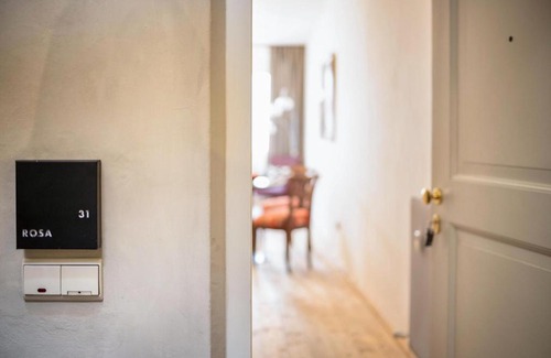 Old Town Apartment | Rosa Goldenstern Residence