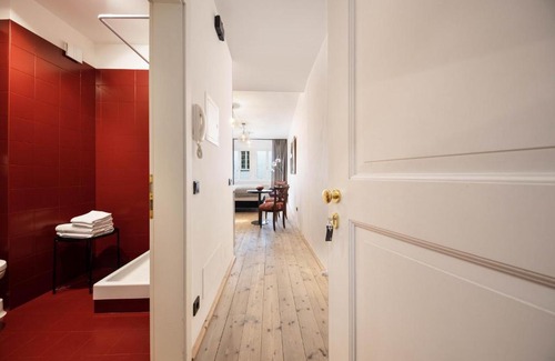 Old Town Apartment | Rosa Goldenstern Residence