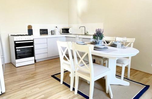 South Fremantle House | Rosa's Place Close To South Beach