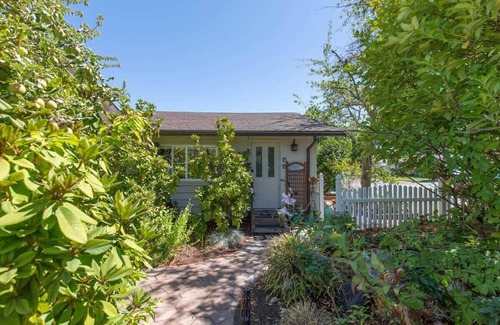 Sequim Apartment | Rose Bud #1 Bedroom Suite in the Heart of the City