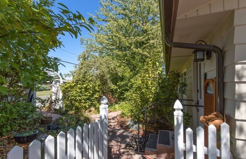 Sequim Apartment | Rose Bud #1 Bedroom Suite in the Heart of the City