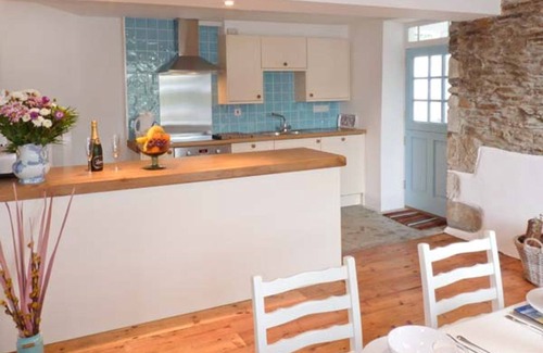 Mevagissey Cottage | ROSE COTTAGE, family friendly, with open fire in Mevagissey