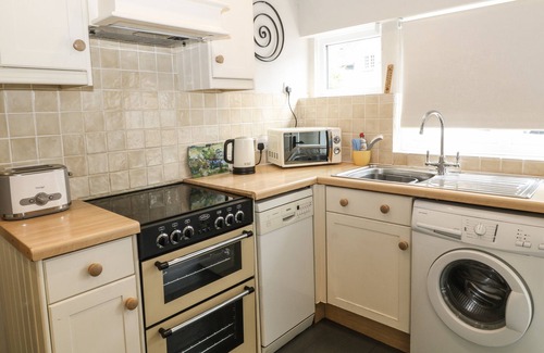 Milton Combe Cottage | ROSE COTTAGE, pet friendly, luxury holiday cottage in Yelverton