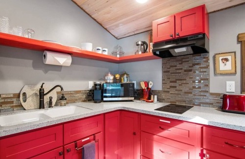 Columbia Falls Apartment | Rose's Place Cabin Near Glacier National Park