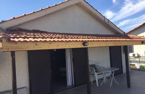 Spata-Artemida House | Rose's Place! Your home near the airport and the sea!