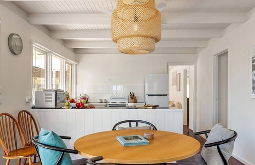 Rosebud House | Rosebud Hideaway - Cute Cosy Beach House, Funky styled house for all family. Plenty of room for the