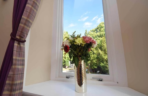 South Galson Apartment | Rosedene Highland House - Emperor Apartment 6