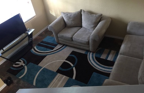 South Sound Apartment | RoseGold Apartment centrally located near beaches and restaurants