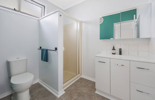 Warrnambool Apartment | Rosella Perch - Close to Warrnambool Racecourse