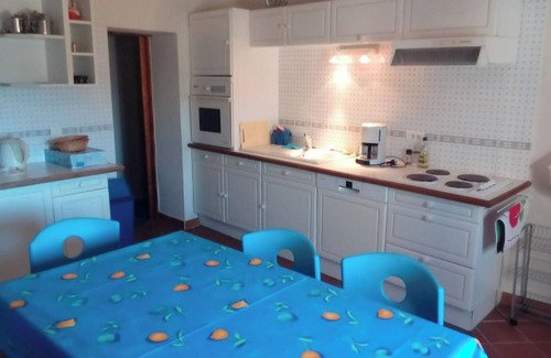Crillon-le-Brave House | Rosemary, Family B&B