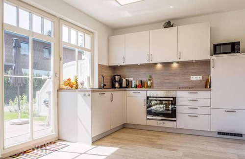 Zingst House | Rosenbergsiedlung 13a "Muschelmeer" - lovingly furnished semi-detached house
