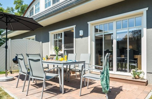 Zingst House | Rosenbergsiedlung 13a "Muschelmeer" - lovingly furnished semi-detached house