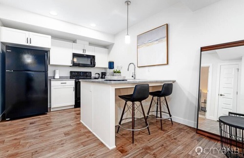 West Edmonton House | Rosenthal. BSMT Suite. Sleeps 2. 10min to WEM.