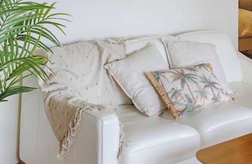Merimbula House | Rosie's Seaview- 3 bedroom home with lake to ocean views- 5+ nights