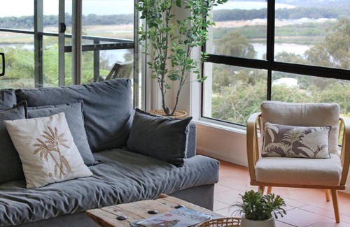 Merimbula House | Rosie's Seaview-Lake to ocean view