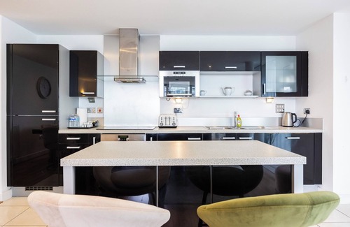 Canning Town South Apartment | Ross Corner 3 Bed Executive Apartment at ExCel