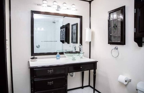 Amarillo House | Rosy Cozy(1)*Perfectly located off I-40 & I-27*