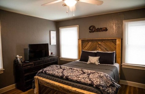 Amarillo House | Rosy Cozy(1)*Perfectly located off I-40 & I-27*