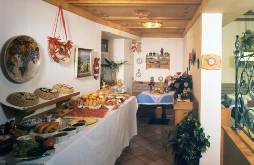 Caldaro Sulla Strada del Vino House | Roter Adler