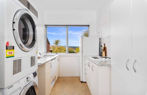 Ohinemutu Apartment | ROTORUA CENTRAL A+ LOCATION. 5 MIN WALK TO WATERFRONT. 2BDM/2 BATH LAKE VIEW.
