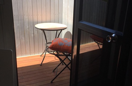 Ohinemutu Apartment | ROTORUA CENTRAL A+ LOCATION. 5 MIN WALK TO WATERFRONT. 2BDM/2 BATH LAKE VIEW.