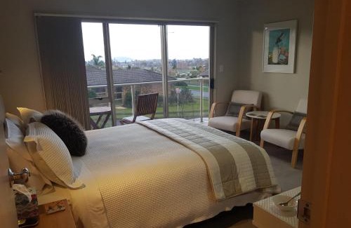 Rotorua Bed & Breakfast | Rotorua Views B&B/Apartment