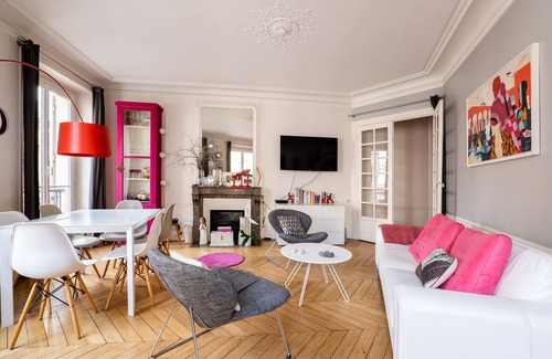 Val-de-Grace Apartment | Rouge and Rose, by Veeve