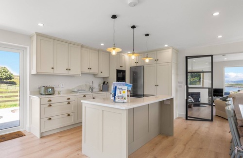 Roundstone Ski Chalet | Roundstone Vista