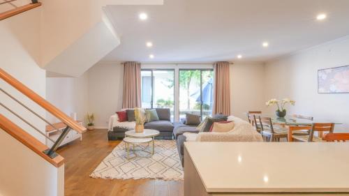 Rouse Hill House | Rousehill 4Br house close to Train&Shopping&Parks