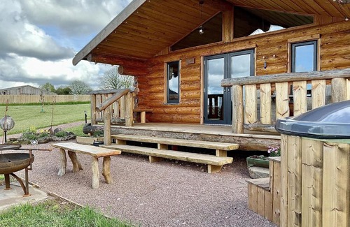 Upper Sapey House | Rowan - Tedstone Log Cabins