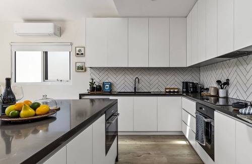 Hepburn Springs House | Roxy on Church - well equipped stylish house with views!
