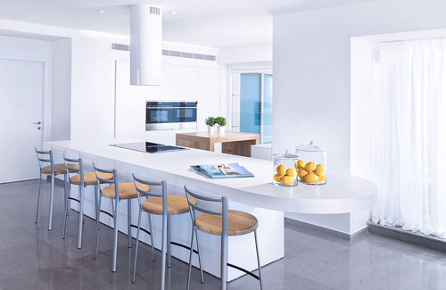 Kerem HaTeimanim House | ROYAL BEACH RESIDENCE - 2 BR 2 BATH APR