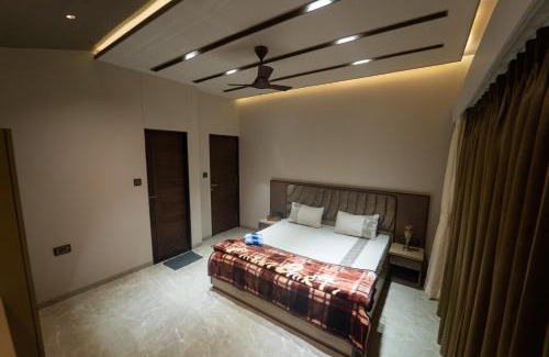 Lonavala Villa | Royal Cabana Lonavla - 6BHK Luxury Villa with Heated pool and Turf