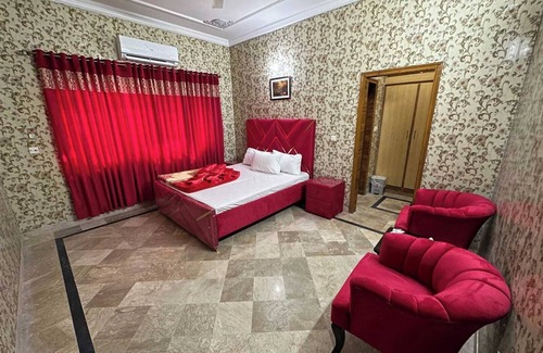 Lahore House | Royal Chalet Family Guest House