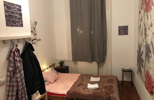 Nepszinhaz negyed House | Royal Hostel Nimrod